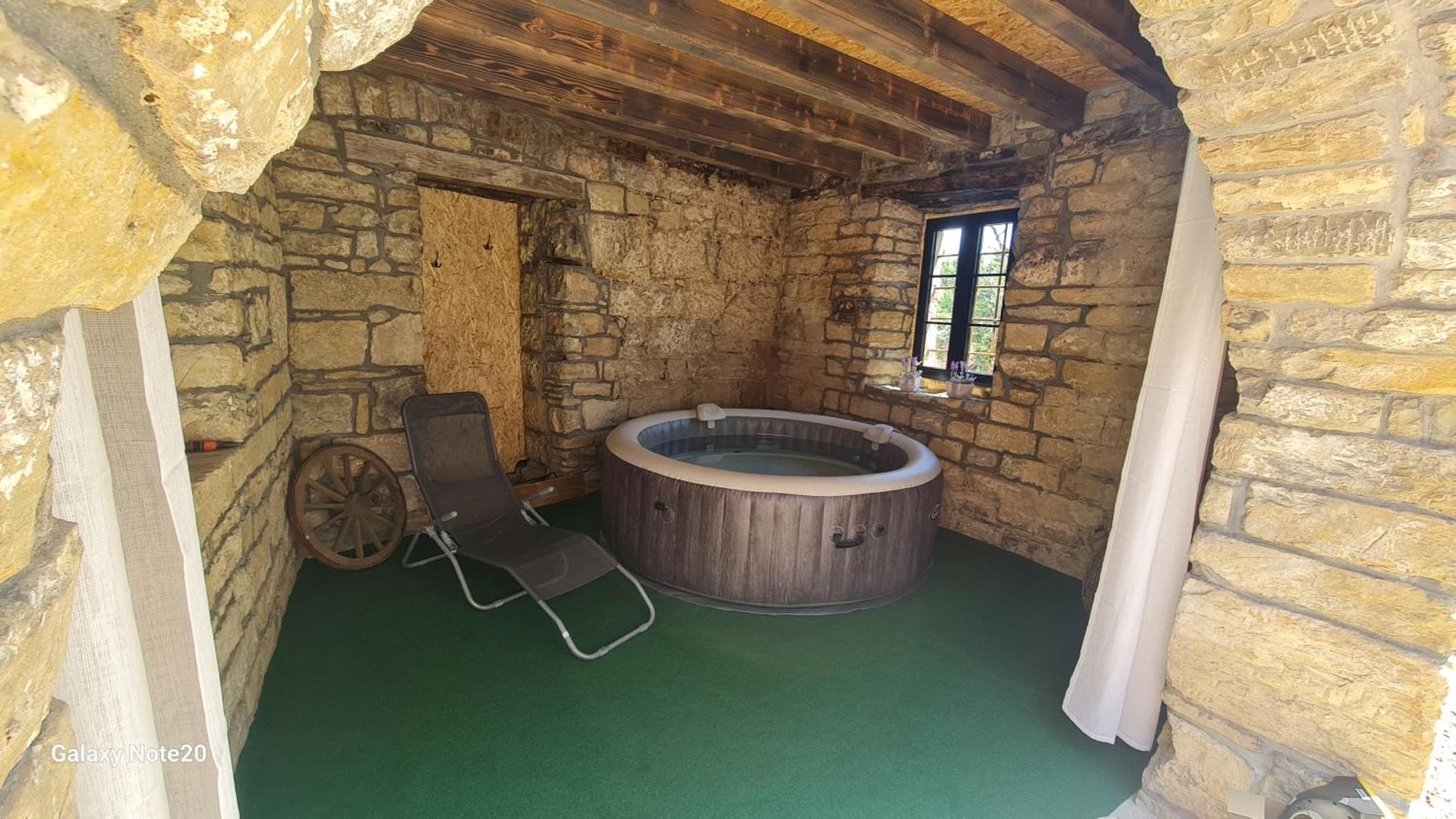 코페르 Hisa Kapis With Hot Tube 아파트 외부 사진